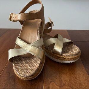 Vionic Gold and Tan Cross-Strap Sandals